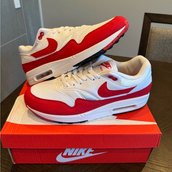 Nike Other - Nike Air Max 1